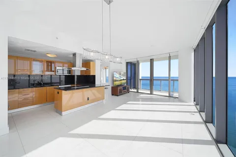 6899 Collins Ave # 2108, Miami Beach FL 33141