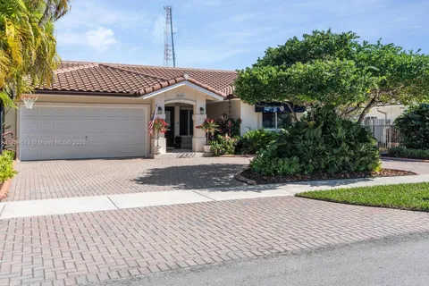 5989 SW 89 Ave, Miami FL 33173