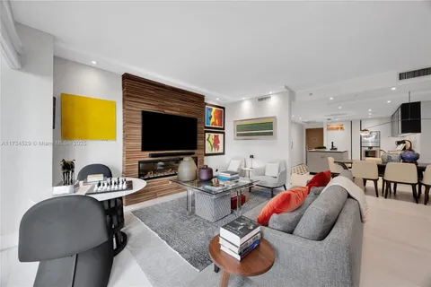 3400 SW 27th Ave # 704, Miami FL 33133