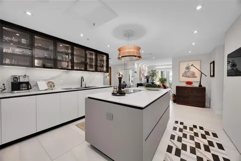3400 SW 27th Ave # 704, Miami FL 33133