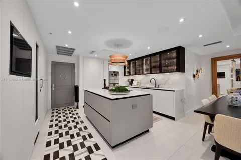 3400 SW 27th Ave # 704, Miami FL 33133