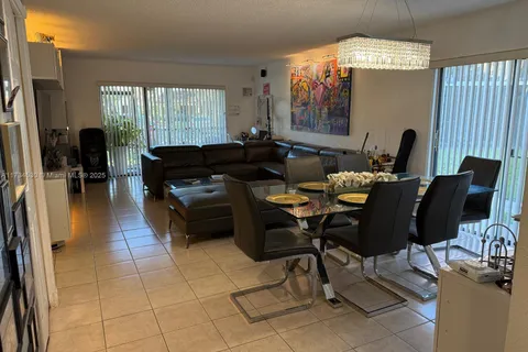 16193 Saddle Club Rd # 102, Weston FL 33326