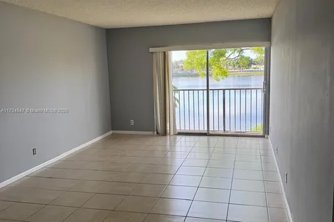 8600 N Sherman Cir # 204, Miramar FL 33025