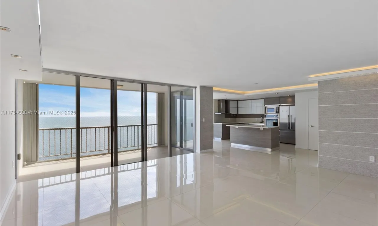 881 Ocean Dr # 18F, Key Biscayne FL 33149