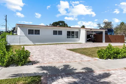 19800 Eagle Nest Rd, Cutler Bay FL 33157