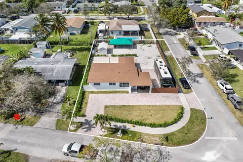 19800 Eagle Nest Rd, Cutler Bay FL 33157