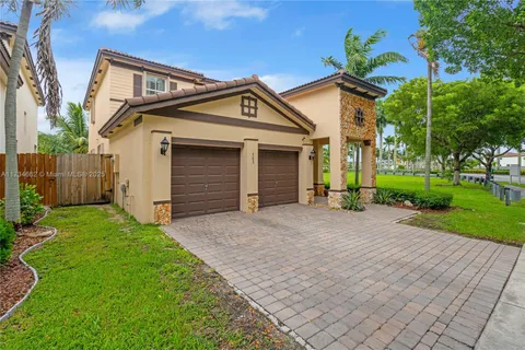 363 NE 25th Ter, Homestead FL 33033