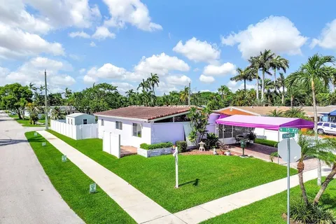 1502 Shenandoah St, Hollywood FL 33020