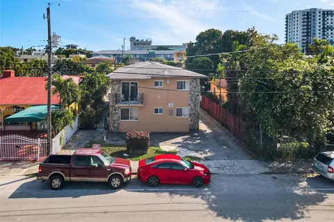 1836 SW 6th St, Miami FL 33135