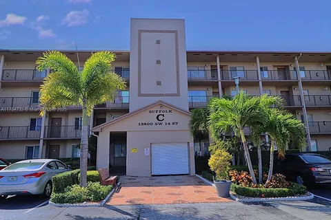 13800 SW 14th St # 111C, Pembroke Pines FL 33027