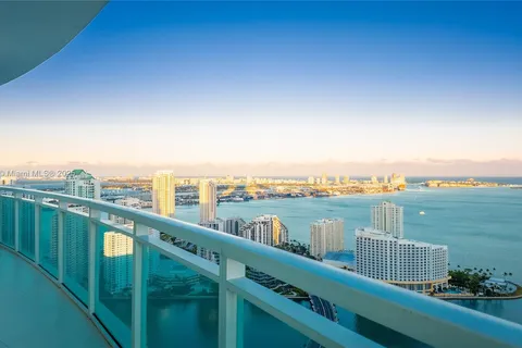 950 Brickell Bay Dr # 4611, Miami FL 33131