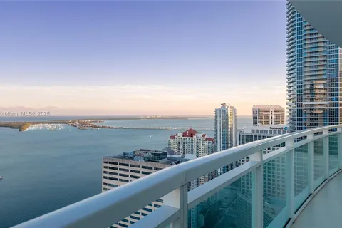 950 Brickell Bay Dr # 4611, Miami FL 33131