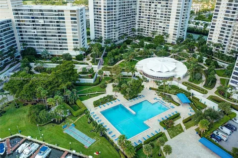 600 Three Islands Blvd # 1707, Hallandale Beach FL 33009