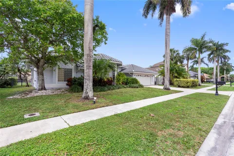 10575 E Key Dr, Boca Raton FL 33498