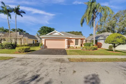 2907 Quail Run Ln, Davie FL 33328