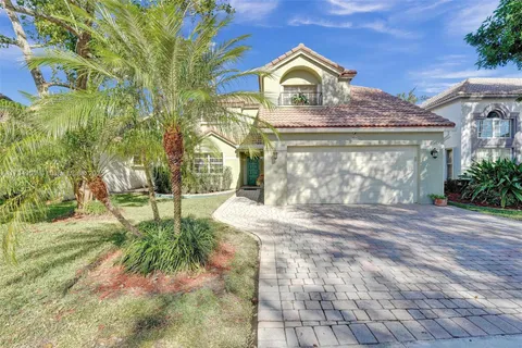 2928 Oak Park Cir, Davie FL 33328