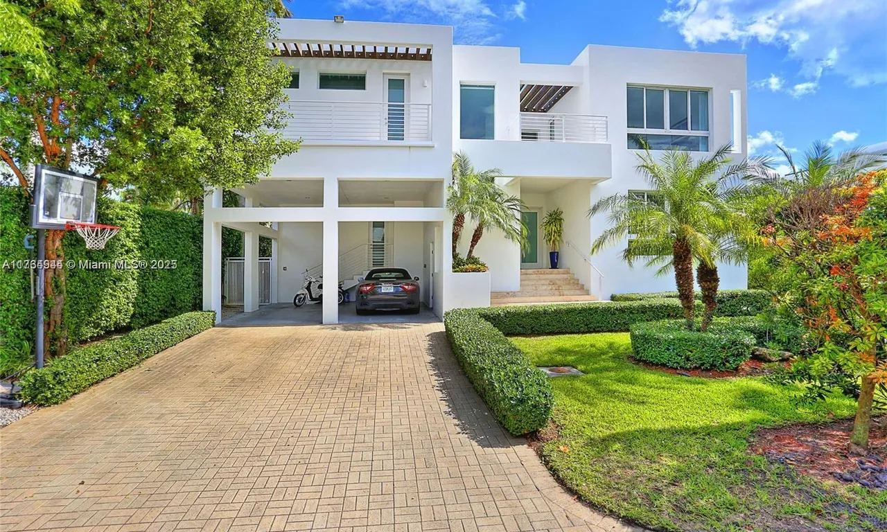 485 Ridgewood Road, Key Biscayne FL 33149
