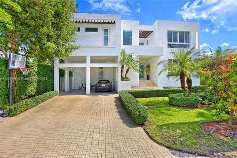 485 Ridgewood Road, Key Biscayne FL 33149
