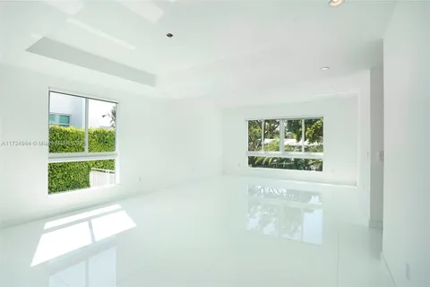 485 Ridgewood Road, Key Biscayne FL 33149
