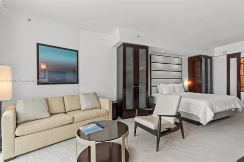 4391 Collins Ave # 1518, Miami Beach FL 33140