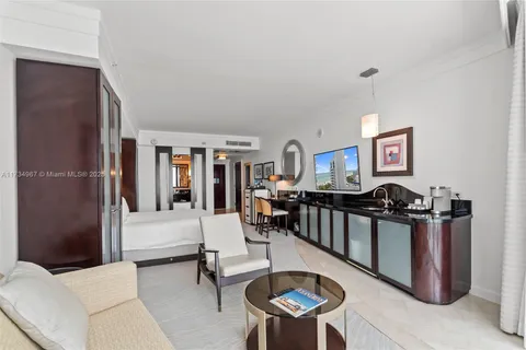 4391 Collins Ave # 1518, Miami Beach FL 33140