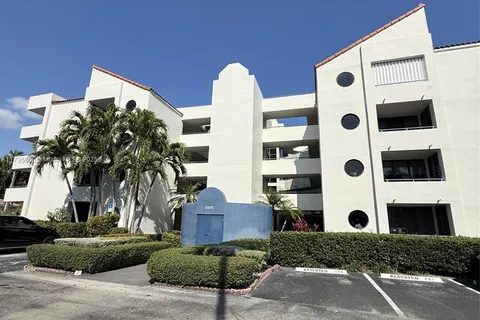 21075 NE 34th Ave # 205, Aventura FL 33180