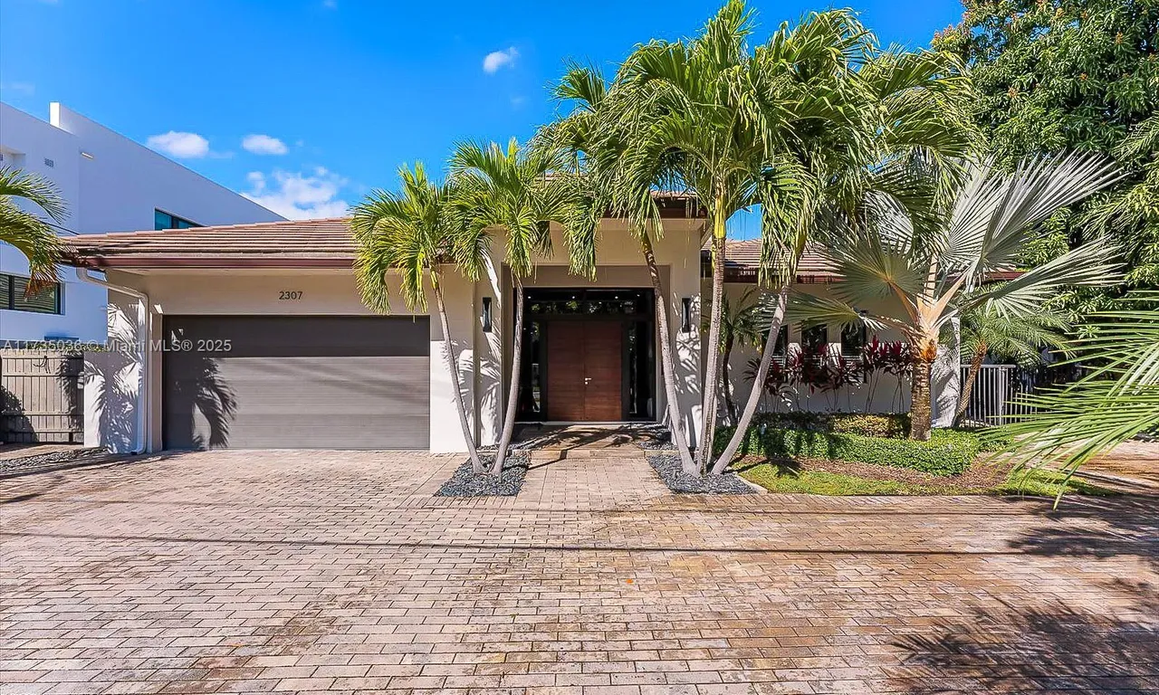 2307 Castilla Isle, Fort Lauderdale FL 33301