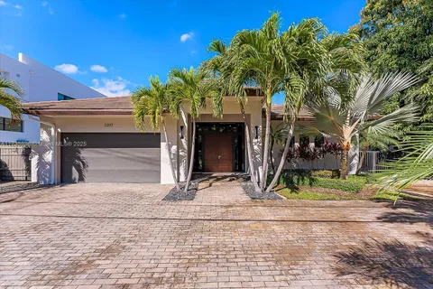 2307 Castilla Isle, Fort Lauderdale FL 33301