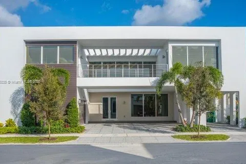 7451 NW 103rd Ct, Doral FL 33178