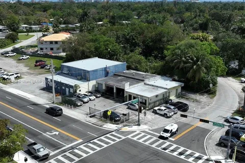 11851 W Dixie Hwy, Miami FL 33161