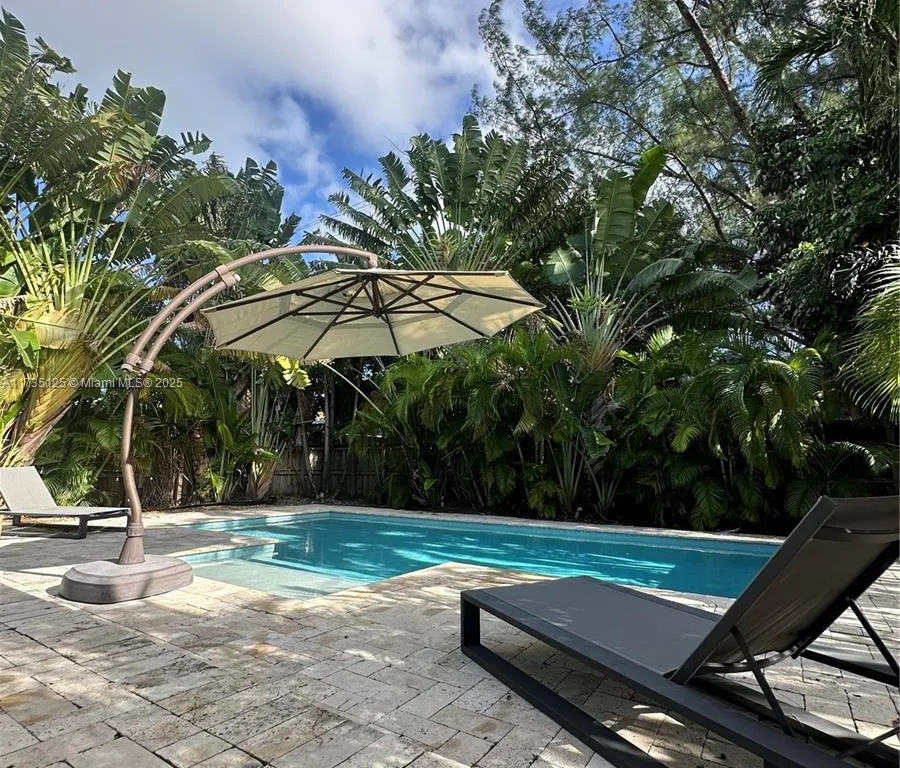 1320 Marseille Dr # 1320, Miami Beach FL 33141