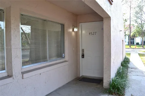 4527 Lakeway Dr # 3107, Orlando FL 32839