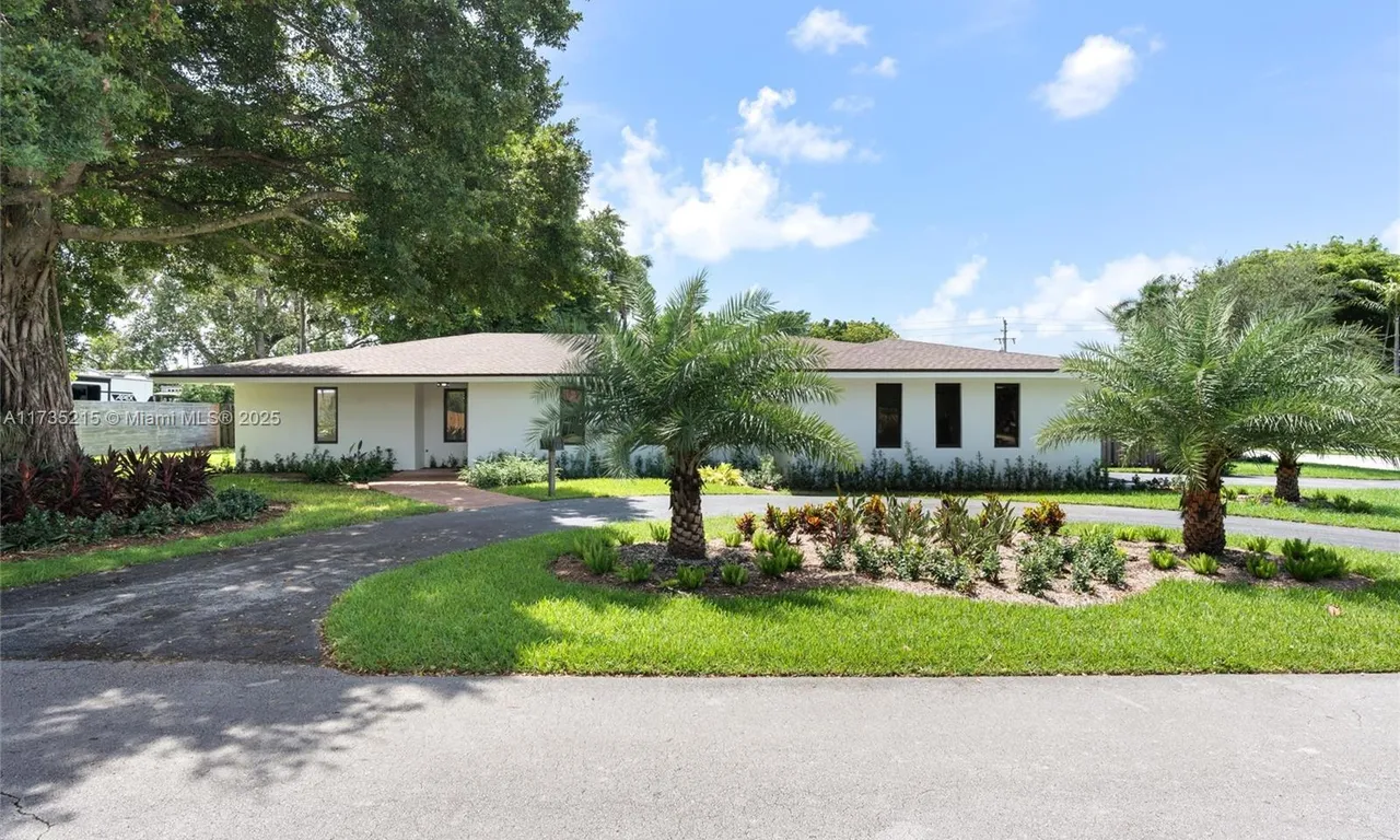 7638 SW 167th St, Palmetto Bay FL 33157