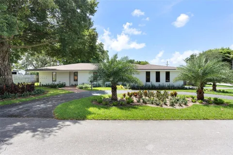 7638 SW 167th St, Palmetto Bay FL 33157