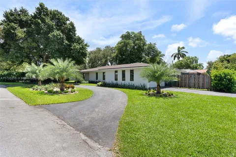 7638 SW 167th St, Palmetto Bay FL 33157