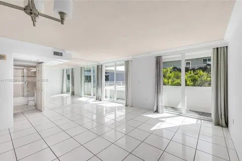 7800 Collins Ave # 302, Miami Beach FL 33141