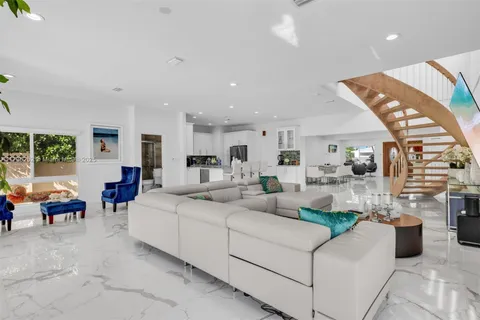 1700 Cleveland Rd, Miami Beach FL 33141