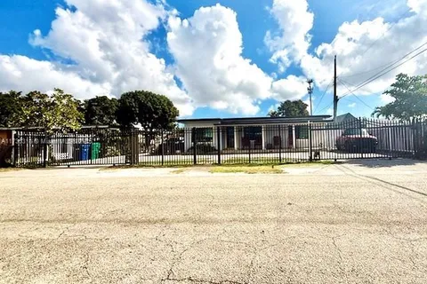 9529 NW 29th Ave, Miami FL 33147