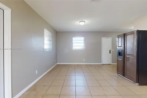 749 NW 5th St, Hallandale Beach FL 33009