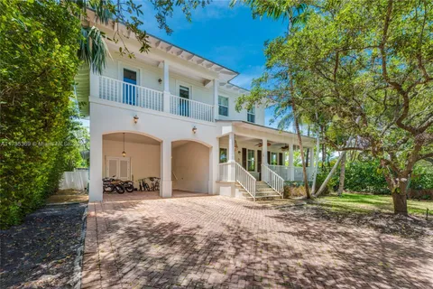 235 Cranwood Dr, Key Biscayne FL 33149