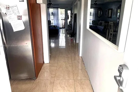 1000 W 28th St # 2, Hialeah FL 33010