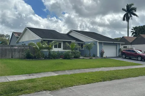 1614 N Goldeneye Ln, Homestead FL 33035