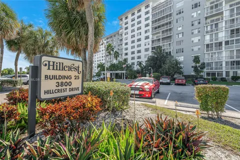 3800 Hillcrest Dr # 123, Hollywood FL 33021