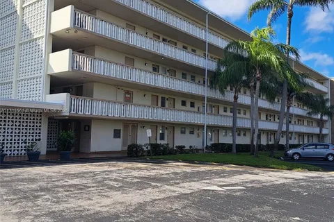 4650 Washington St # 409, Hollywood FL 33021