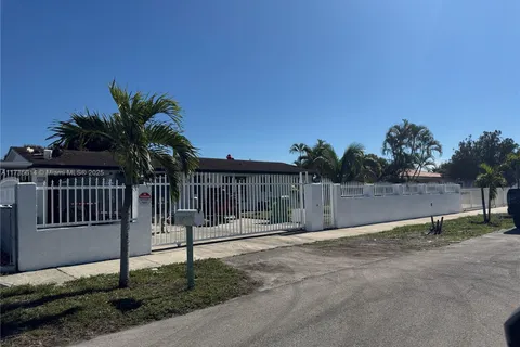 20411 NW 43rd Ct, Miami Gardens FL 33055