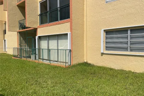 1975 W 44th Pl # 106, Hialeah FL 33012