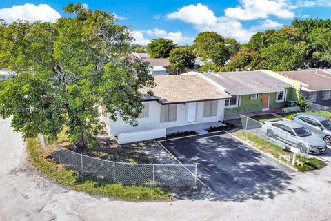 19602 NW 29th Pl # 19602, Miami Gardens FL 33056