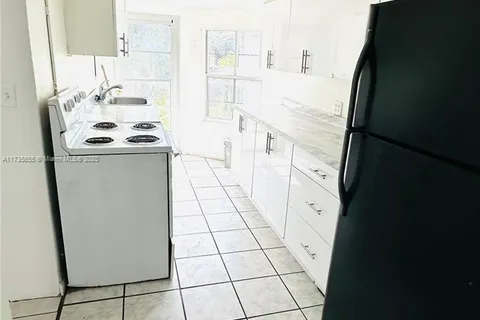 2250 NE 136th St # 0, North Miami Beach FL 33181