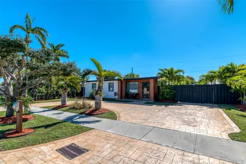 11350 SW 43rd Ln, Miami FL 33165