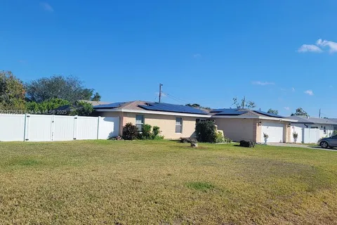 207 SE 47 Ter, Cape Coral FL 33904